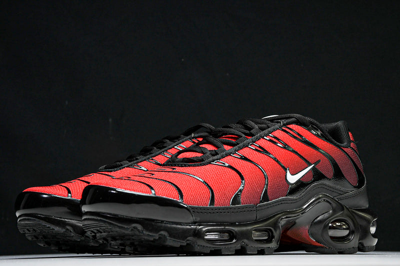 Nike Air Max Plus “Deadpool”
