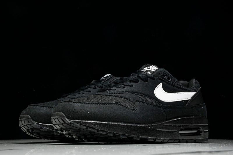 Nike Air Max 1 Black White