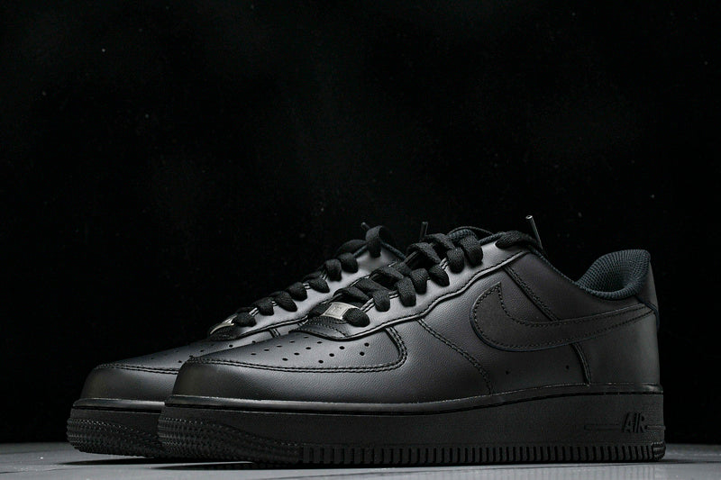 Nike Air Force 1 07 Triple Black