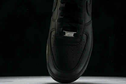 Nike Air Force 1 07 Triple Black