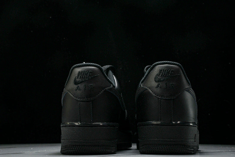 Nike Air Force 1 07 Triple Black