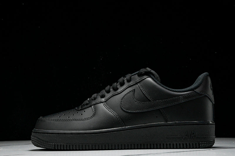 Nike Air Force 1 07 Triple Black