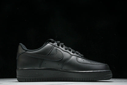 Nike Air Force 1 07 Triple Black