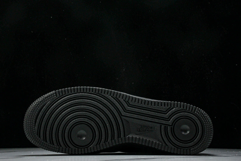 Nike Air Force 1 07 Triple Black