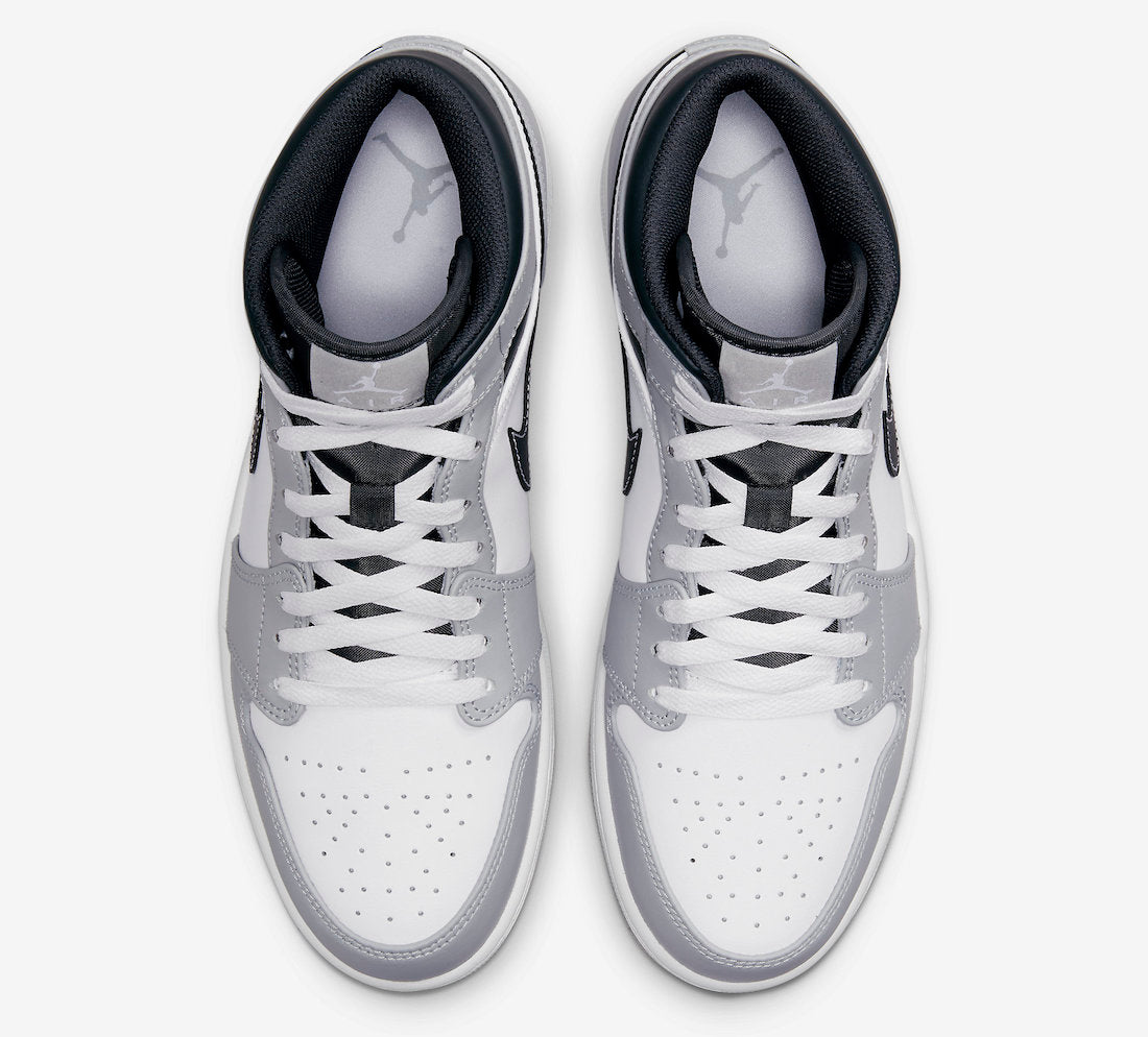 Air Jordan 1 Mid “Light Smoke Grey”554724-078