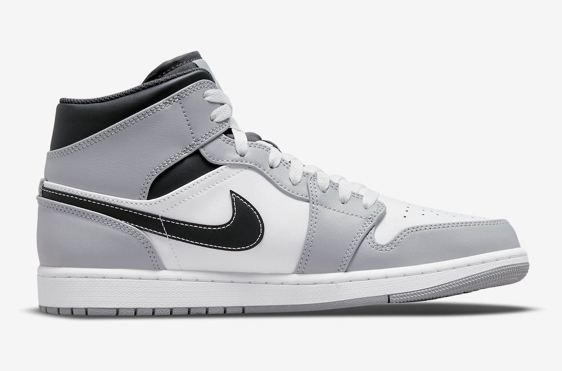 Air Jordan 1 Mid “Light Smoke Grey”554724-078